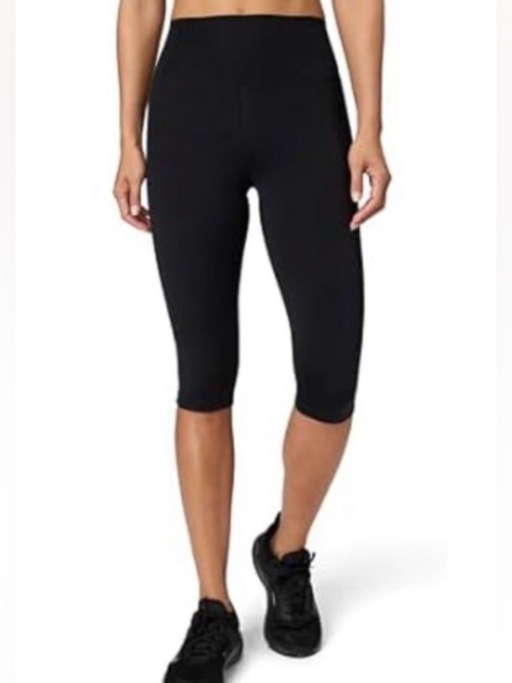 Nike One Women’s HR workout athletic Capri pants size large NWT